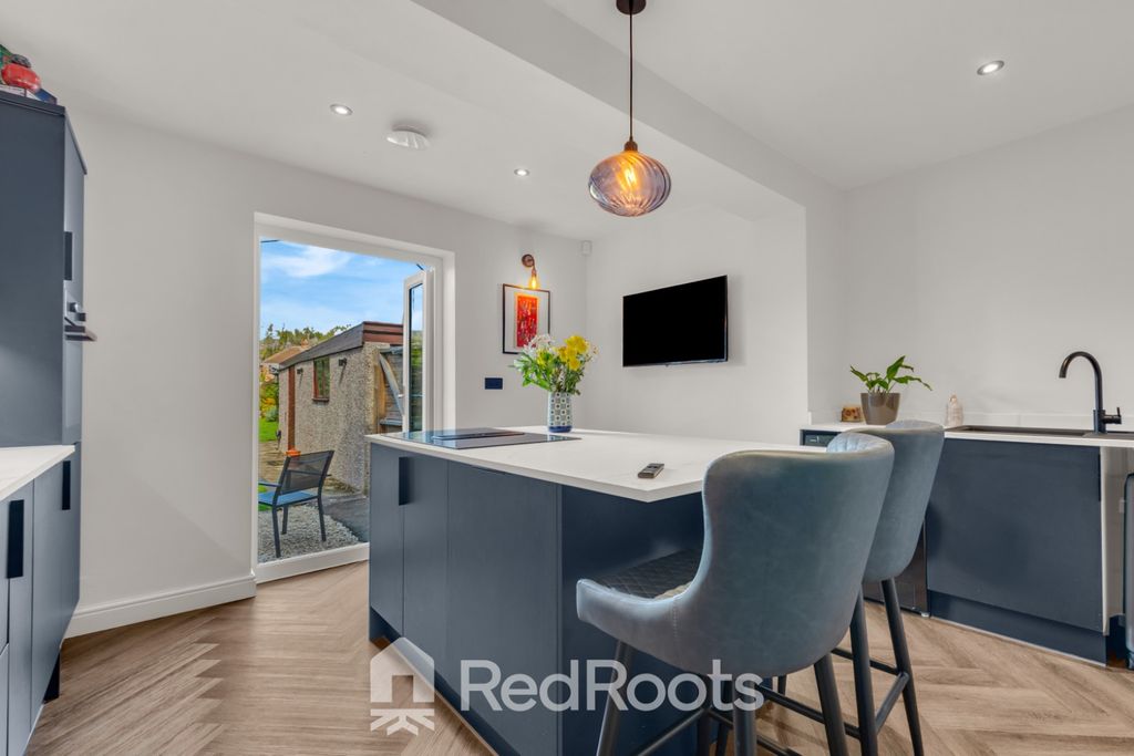 Property photo 2 of 24 5064893