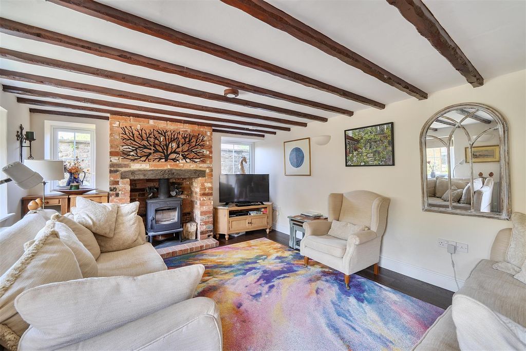 Property photo 3 of 14 Sitting Room