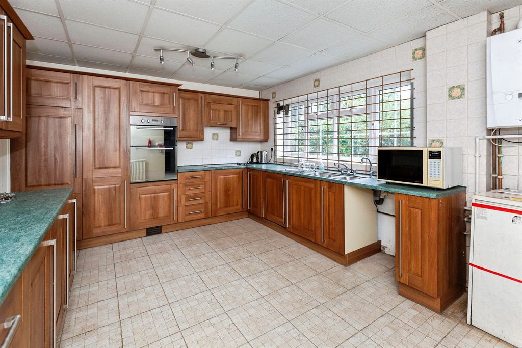 Property photo 3 of 17