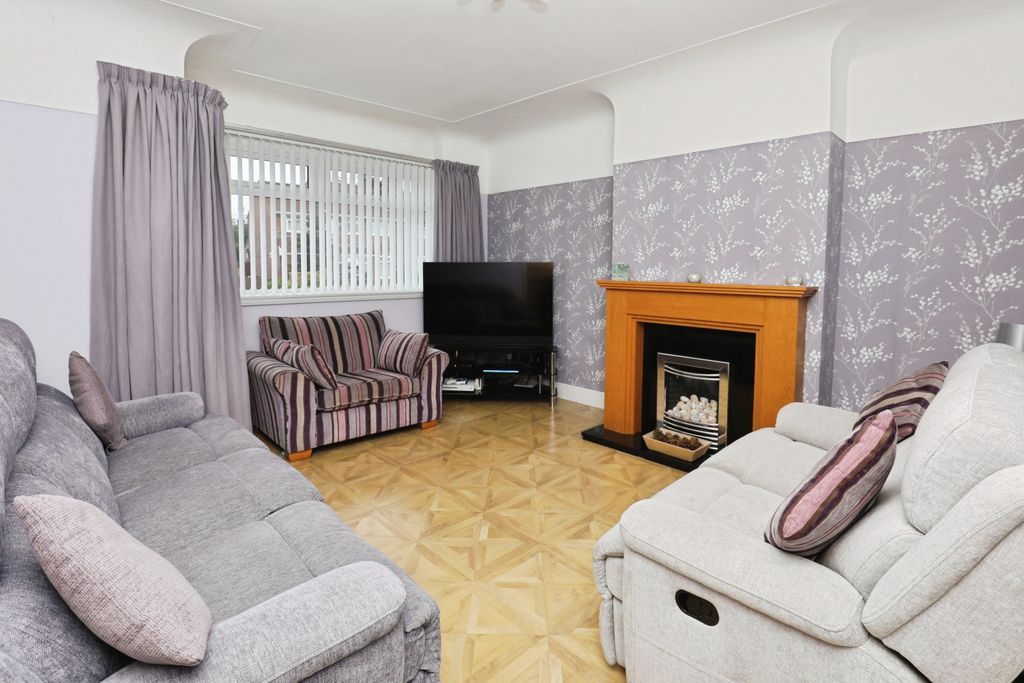 Property photo 3 of 20 16