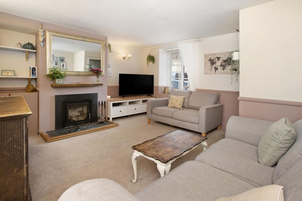 Property photo 2 of 13 Photo 8