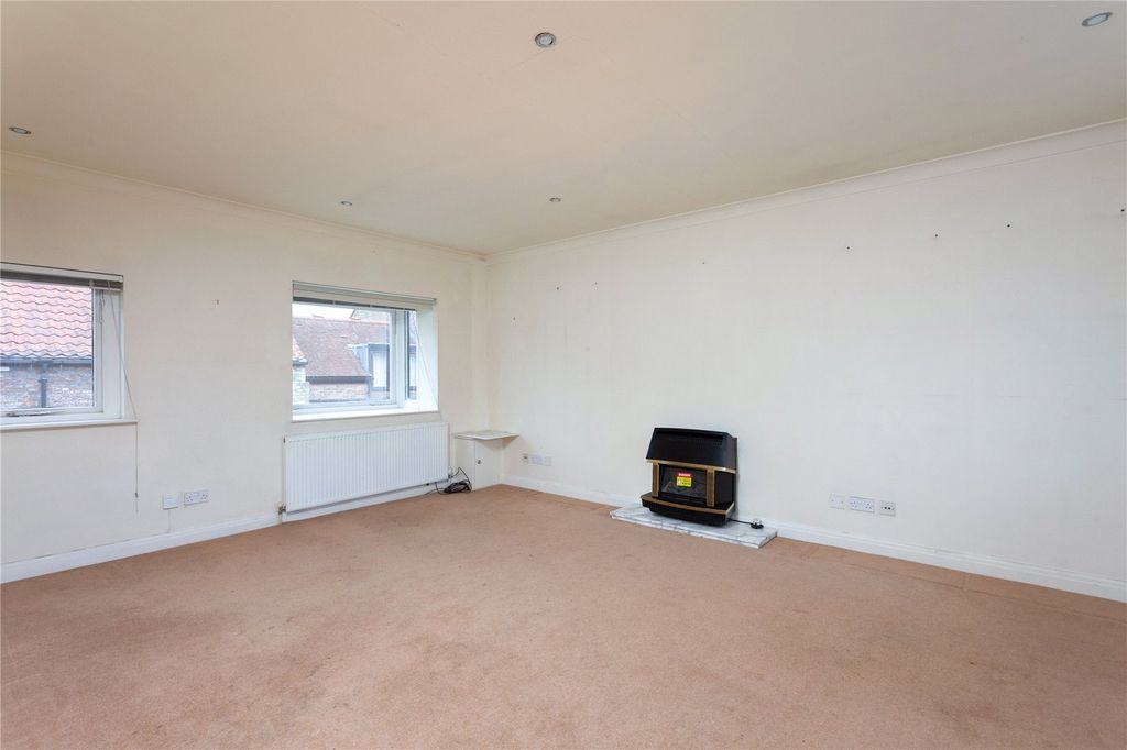 Property photo 3 of 10 Photos