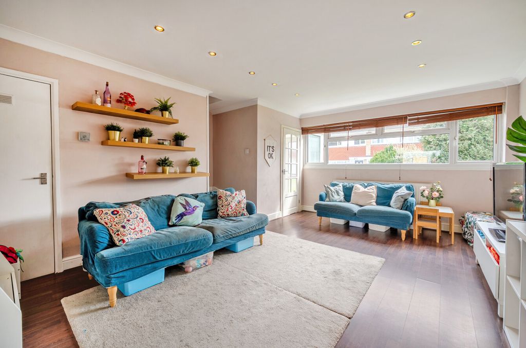 Property photo 2 of 13 1442183-17-69Df8B...