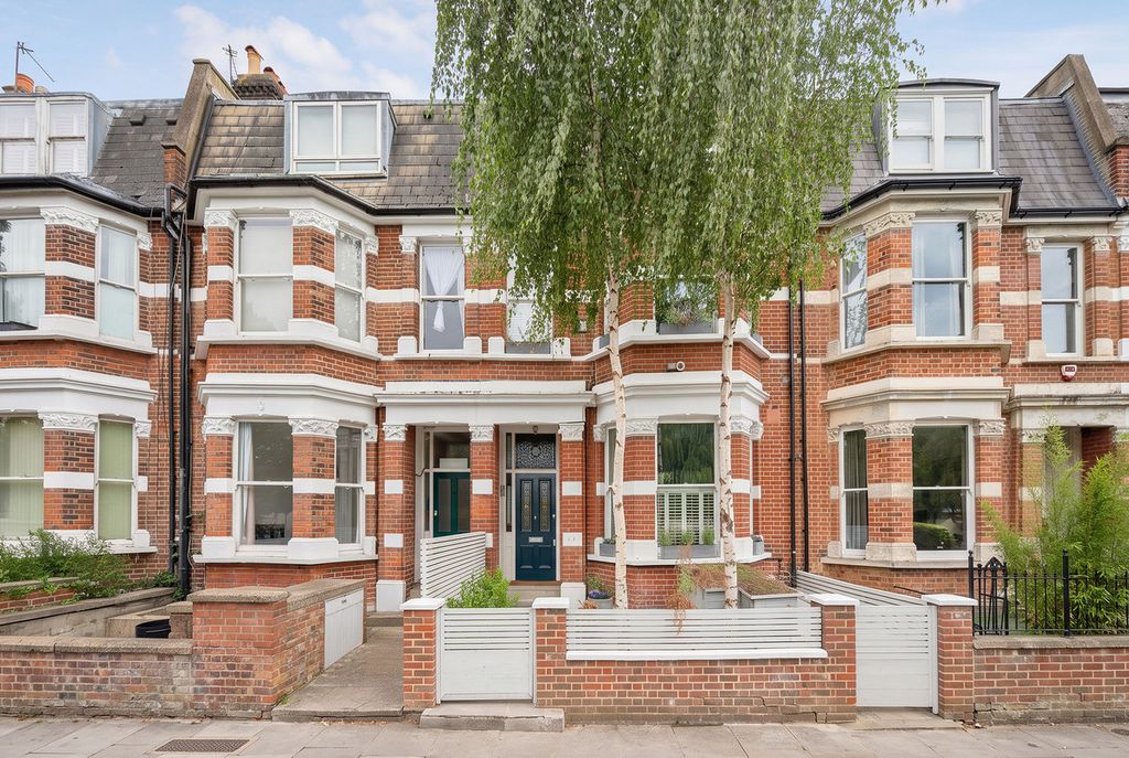 Property photo 2 of 43