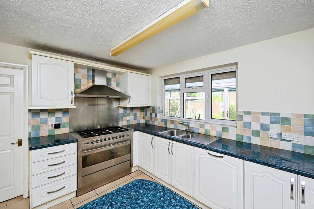 Property photo 2 of 20 Pbox-Img.Jpg
