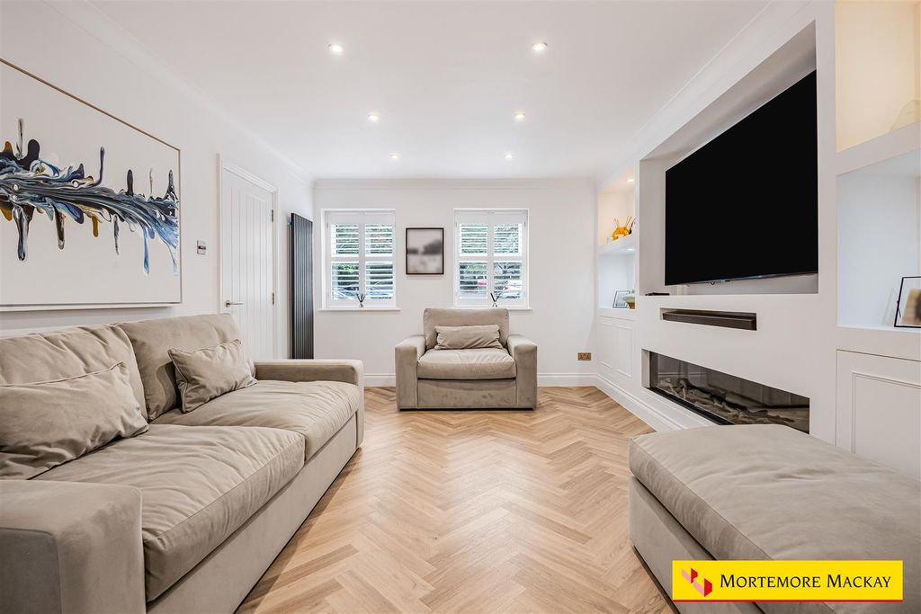 Property photo 2 of 35 2
