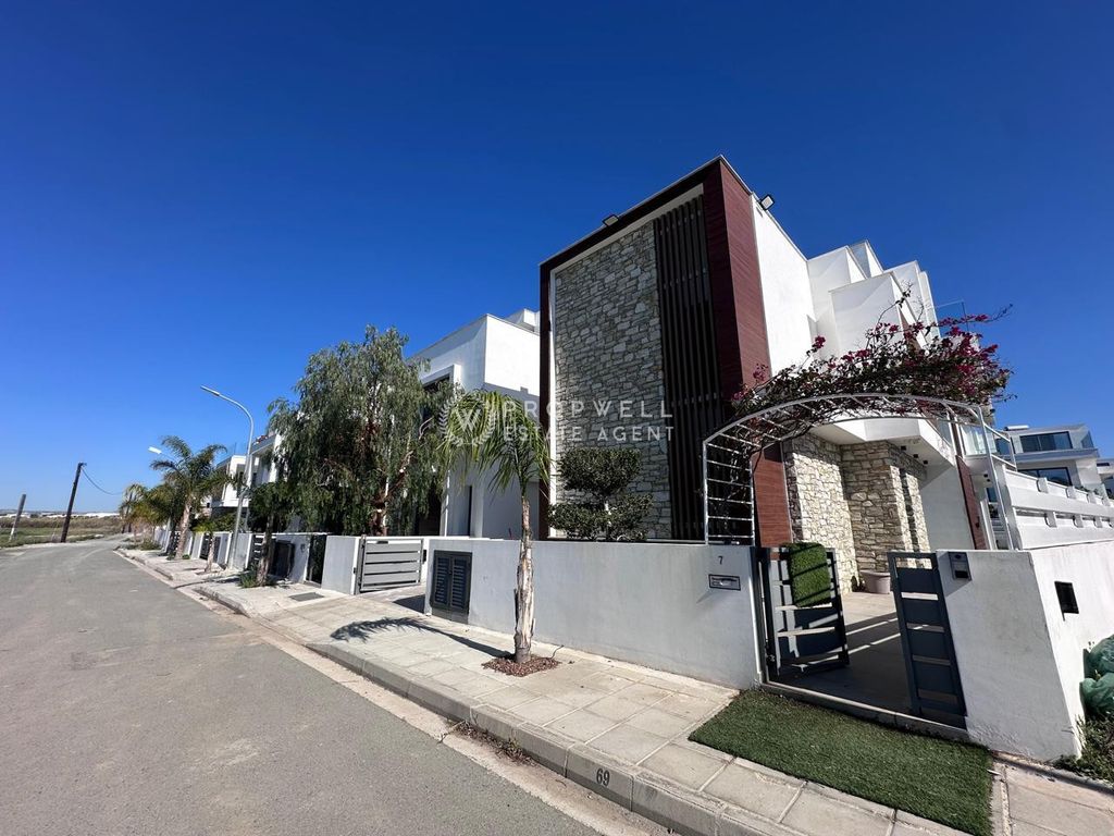 Property photo 3 of 43