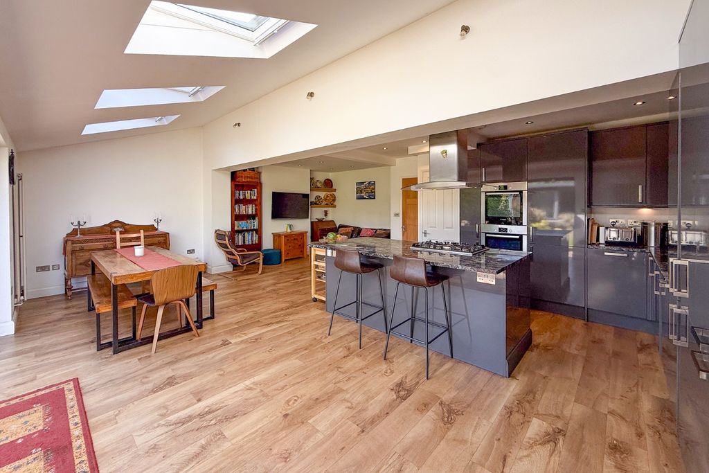 Property photo 3 of 19 5145245