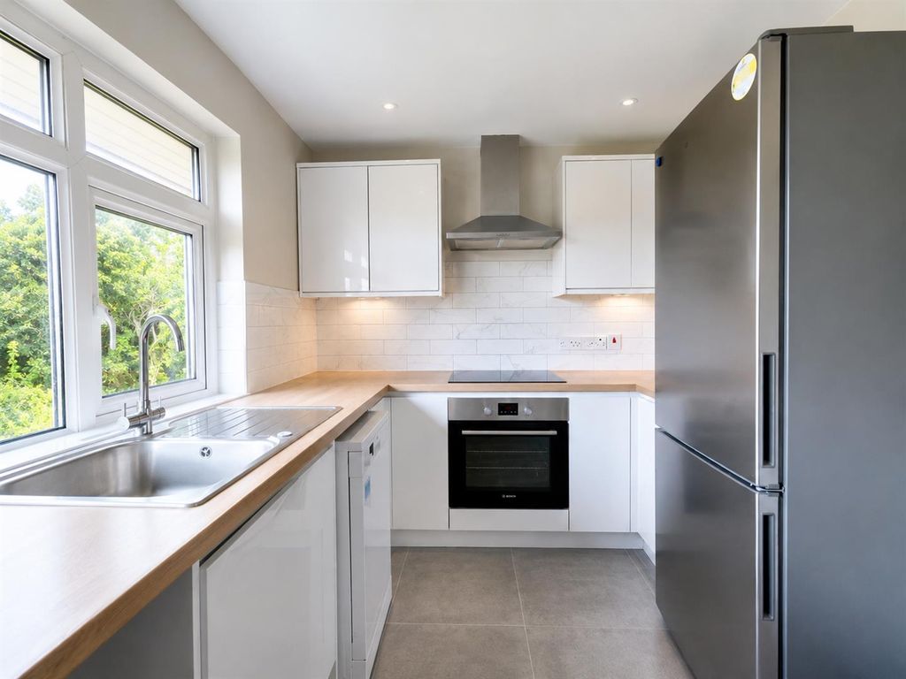 Property photo 2 of 12 Kitchen.Png