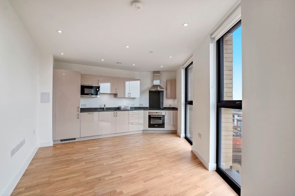 Property photo 3 of 13 Main