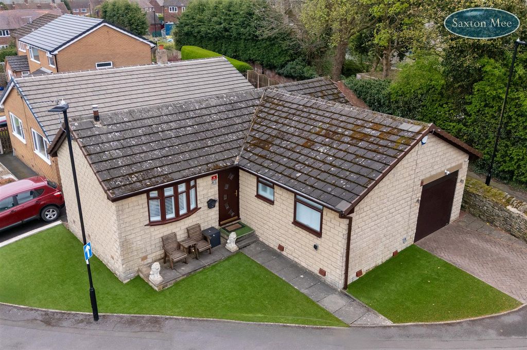 Property photo 2 of 22 Dr Front 17.Jpg