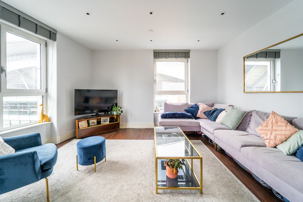 Property photo 3 of 15 Img_42914_8_Original