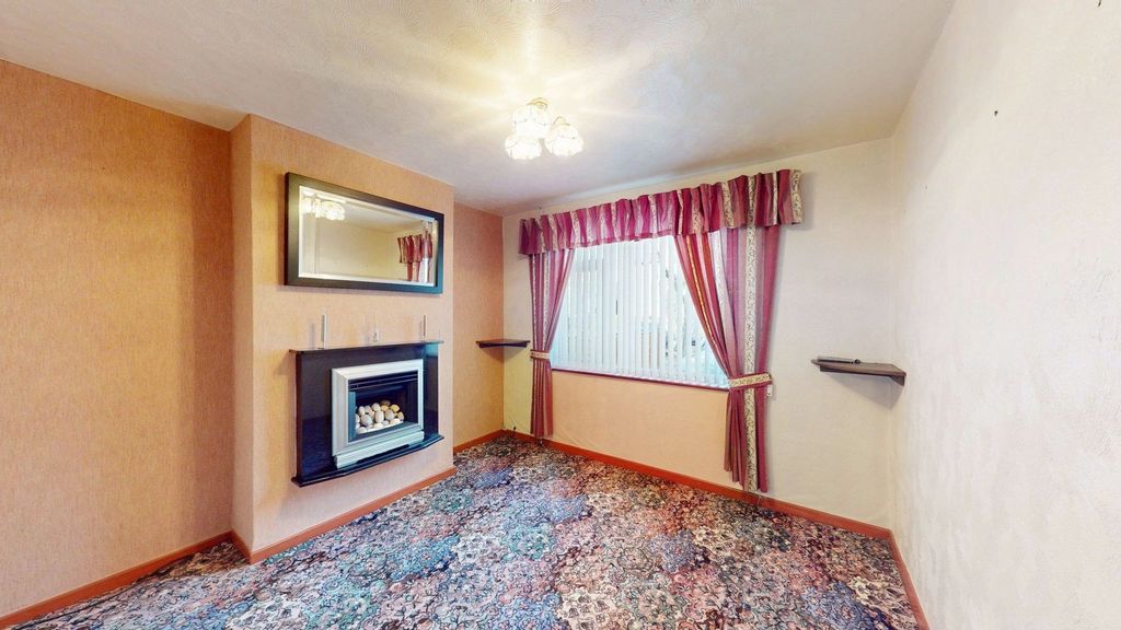 Property photo 2 of 15 Lounge