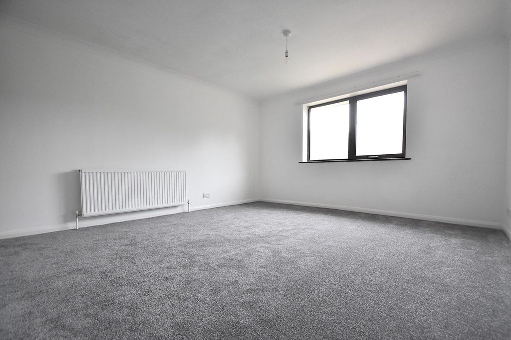 Property photo 3 of 9 Living Room