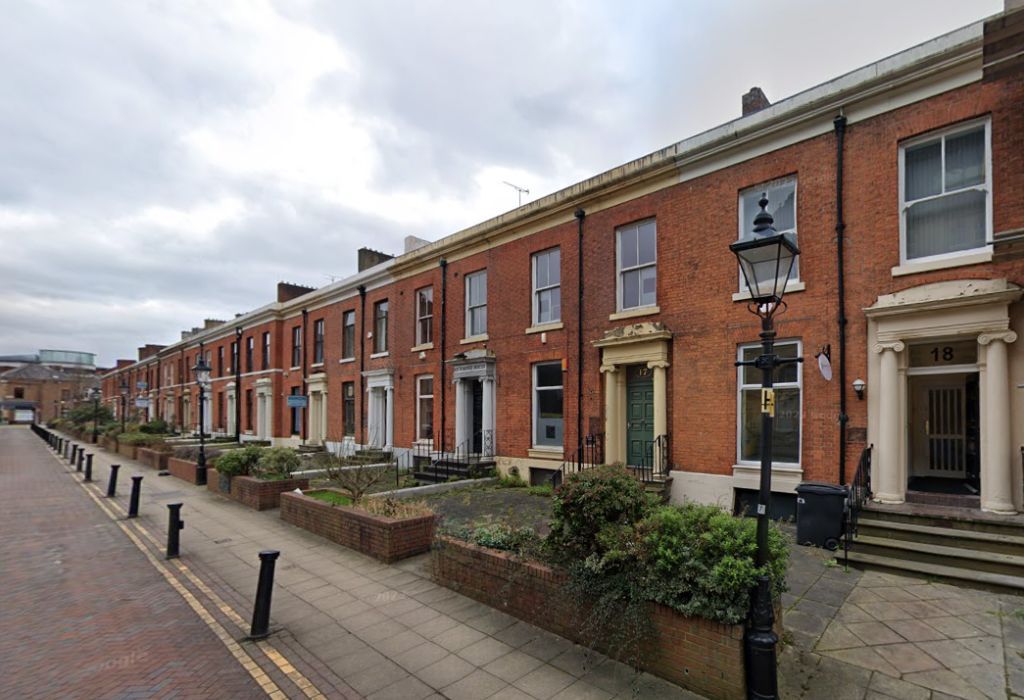 Property photo 1 of 3