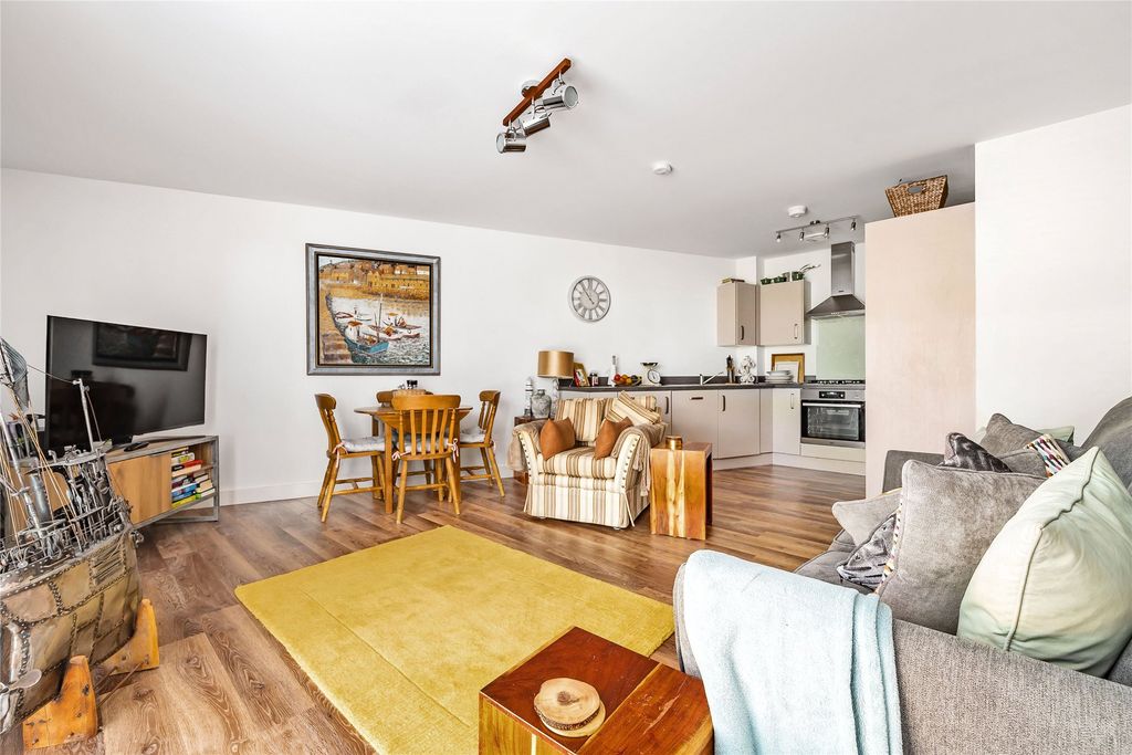 Property photo 2 of 10 Picture No. 21