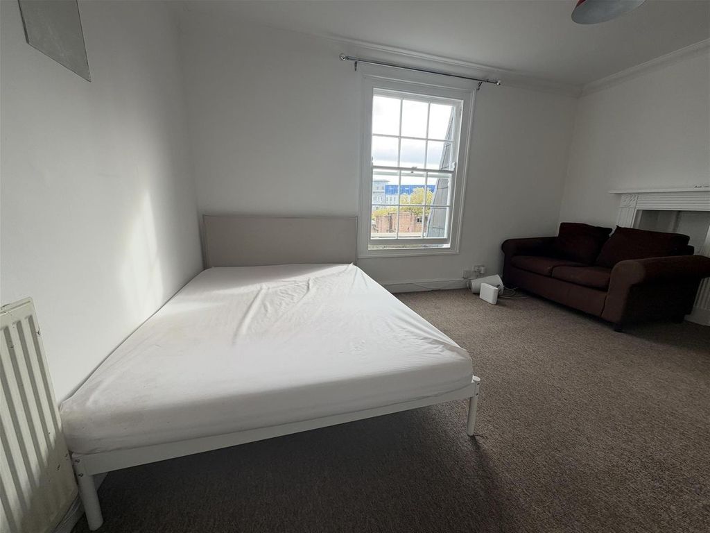 Property photo 1 of 5 Spacious Bedroom With Double Bed And Sofa Area...