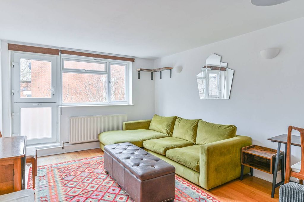 Property photo 2 of 8