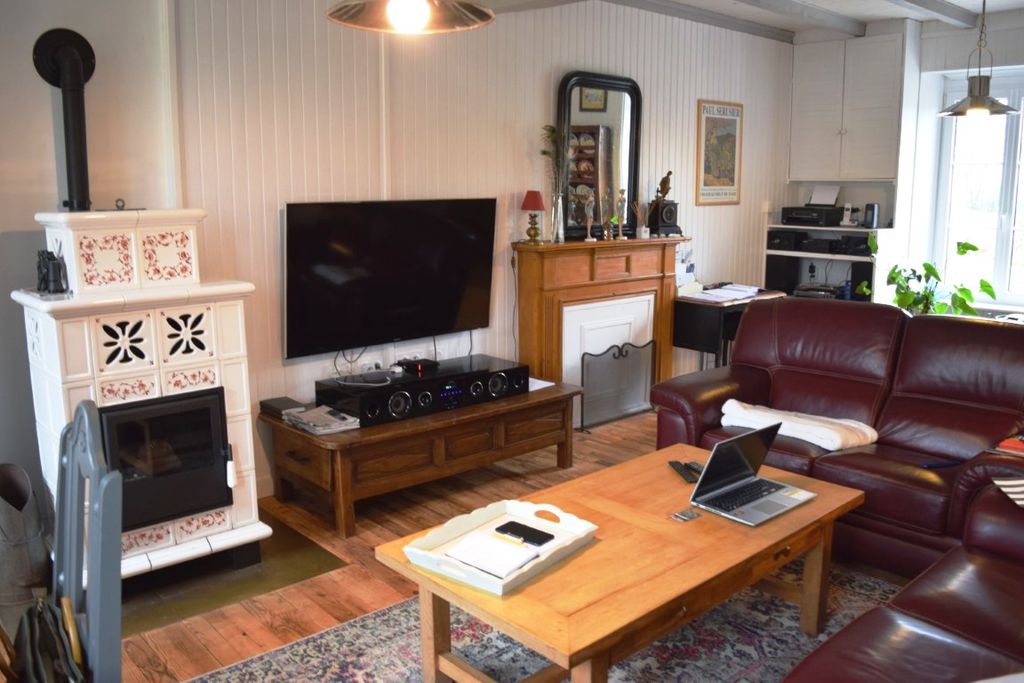 Property photo 3 of 27