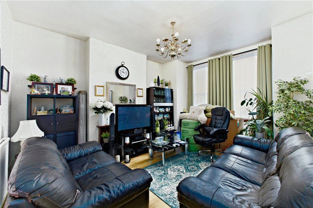 Property photo 2 of 18 Picture No. 01