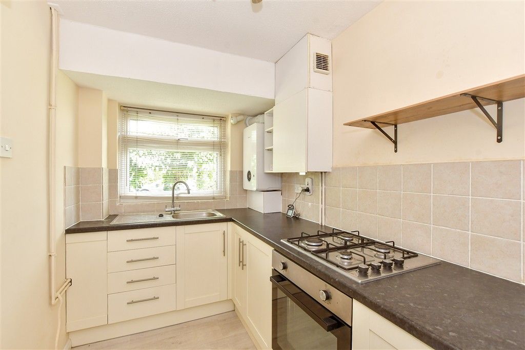 Property photo 3 of 9 Kitchen