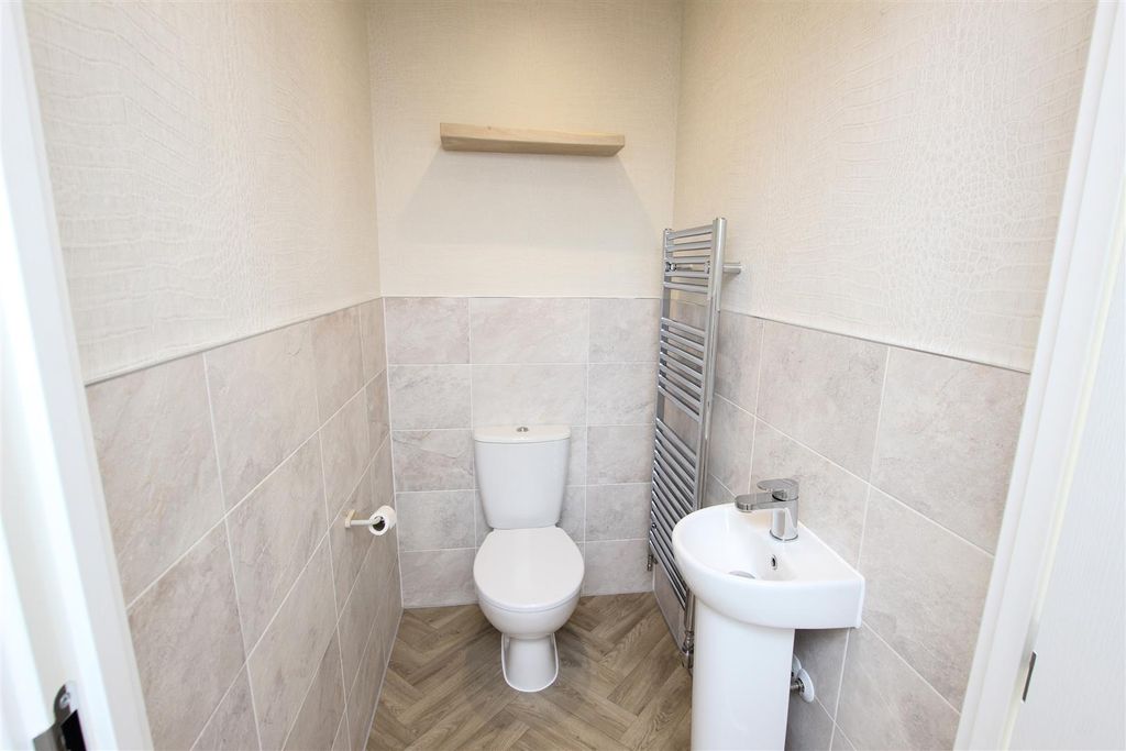 Property photo 3 of 18 Ground Floor WC