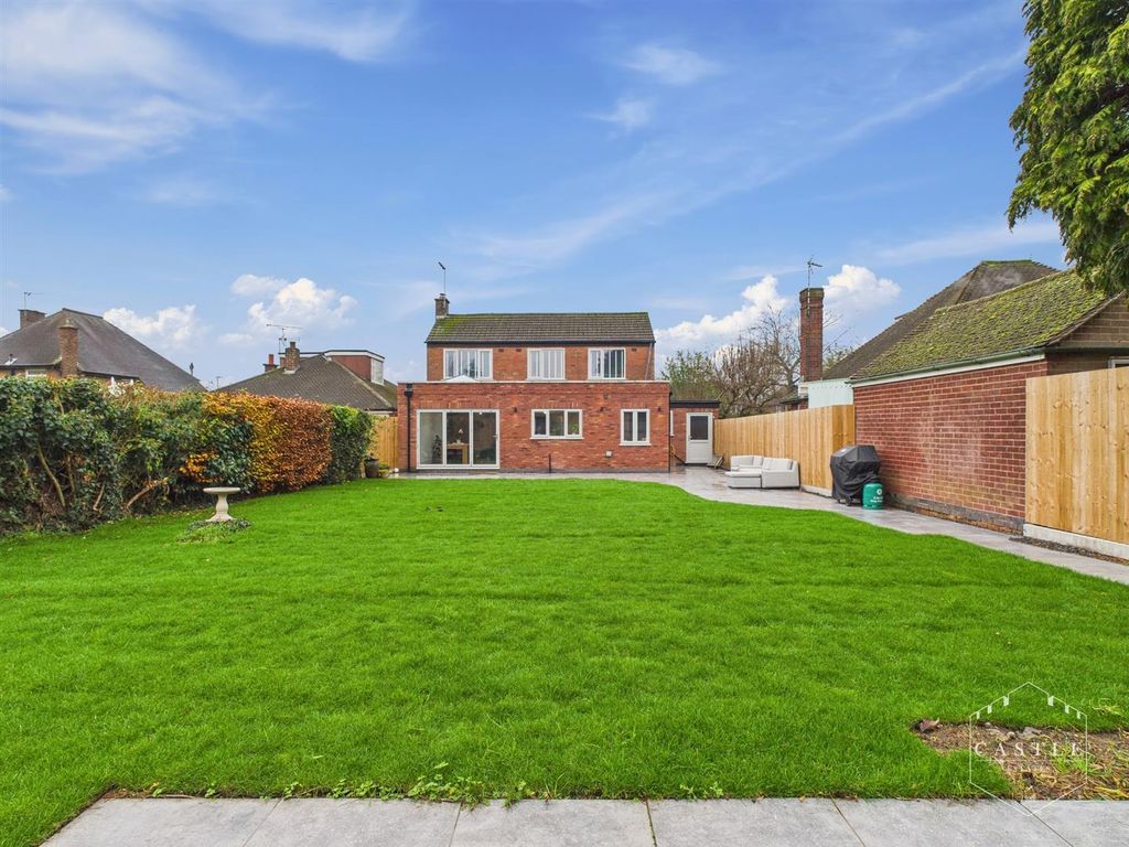 Property photo 2 of 30 Outside