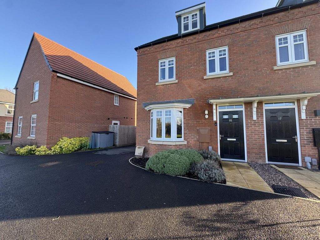 Property photo 1 of 18 Exterior