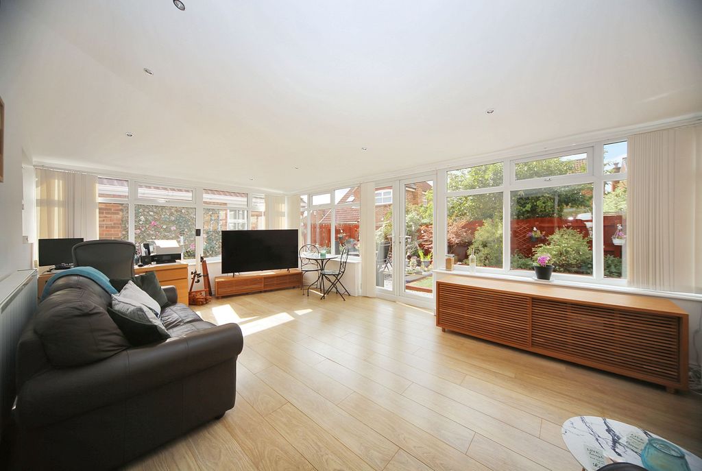 Property photo 3 of 24