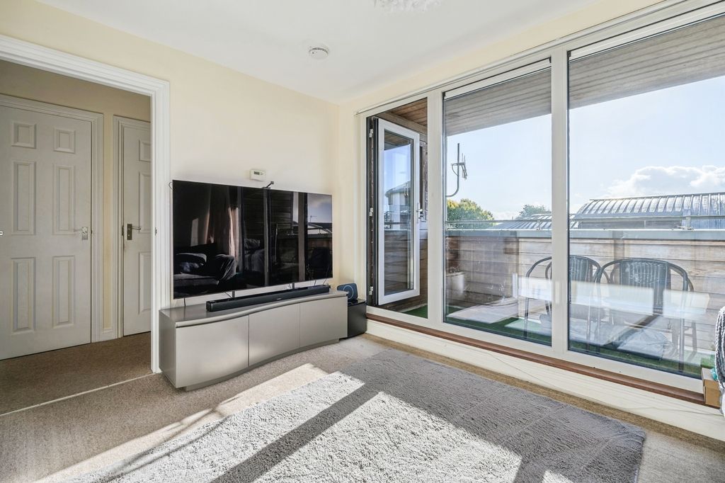 Property photo 3 of 15 Photo