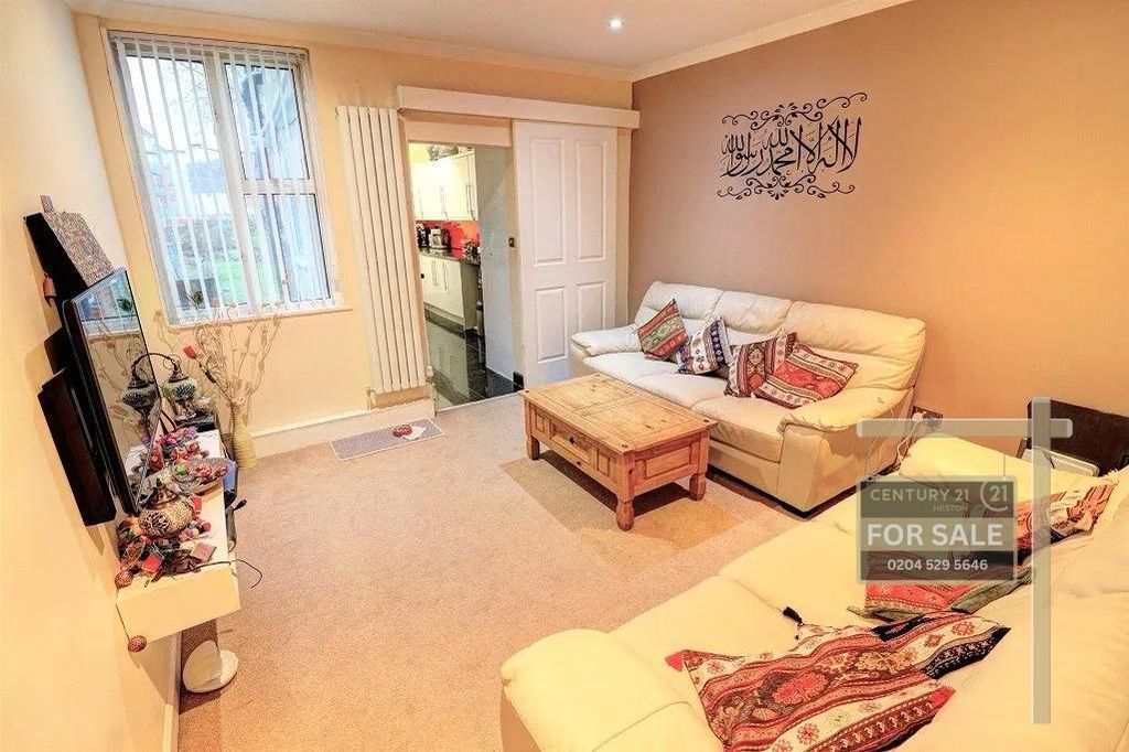 Property photo 2 of 8