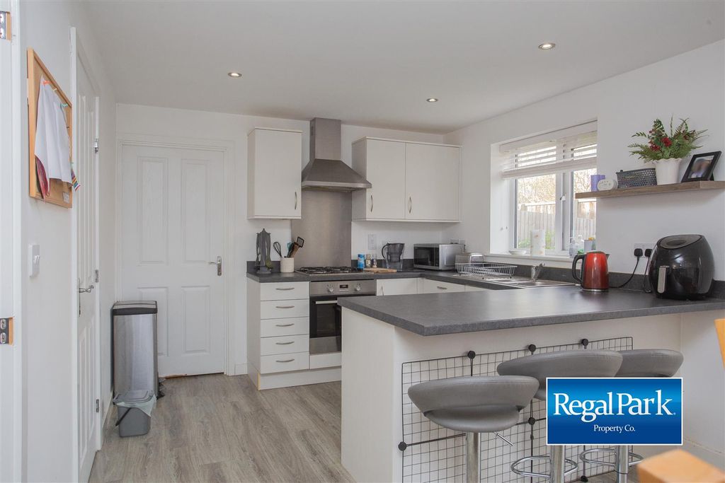 Property photo 3 of 23 Kitchen/Dining Room