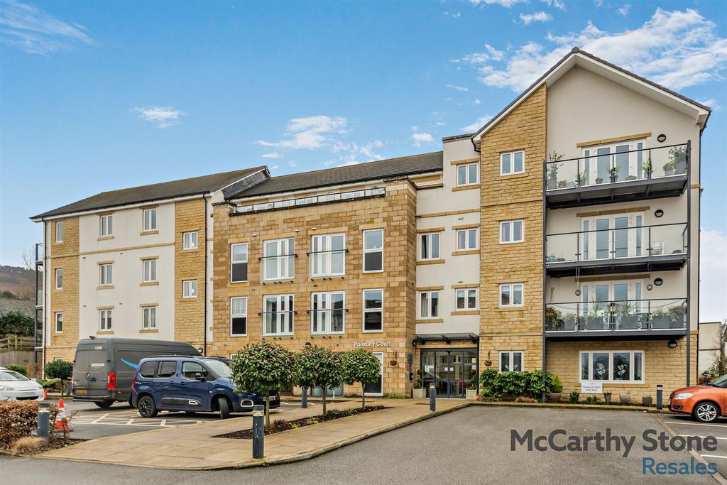 Property photo 1 of 26 8679727-Exterior01-800.Jpg