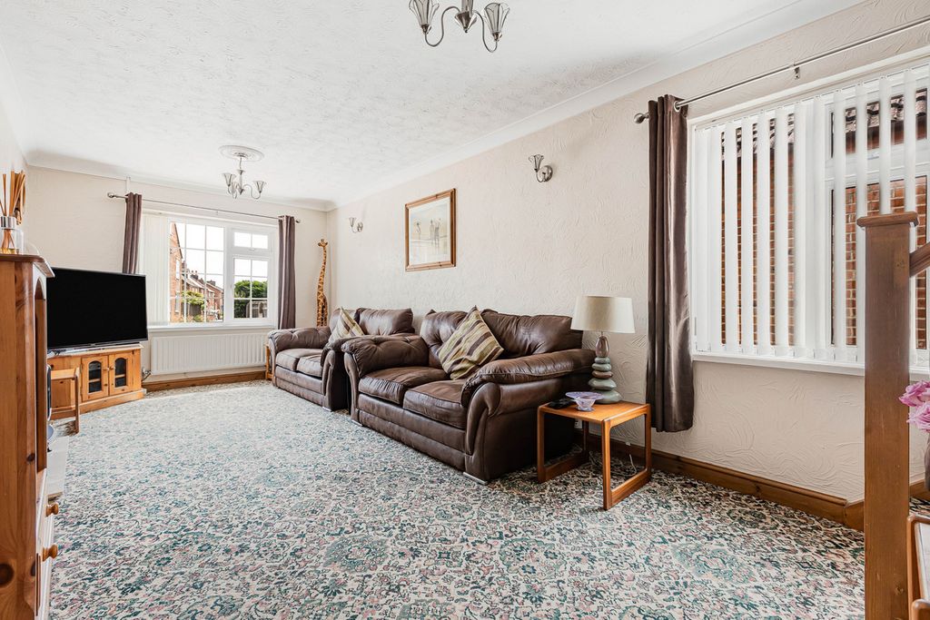 Property photo 3 of 44