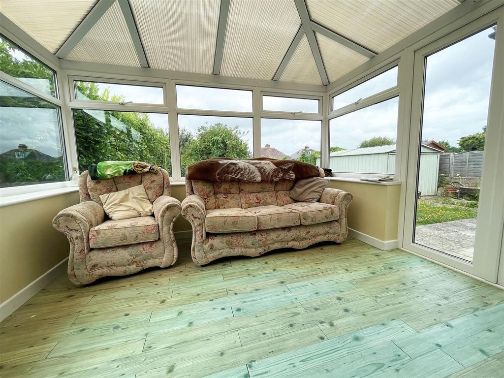 Property photo 3 of 13 Conservatory.Jpg