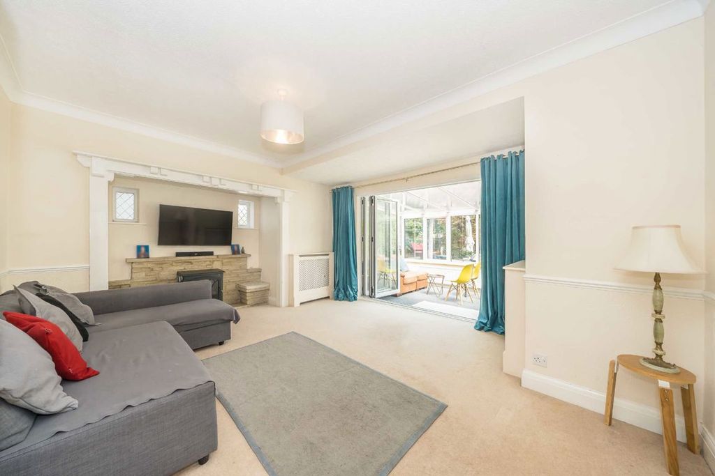 Property photo 2 of 9