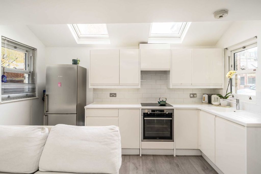 Property photo 3 of 8