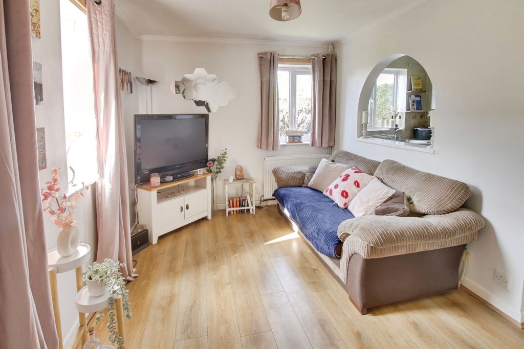 Property photo 2 of 13