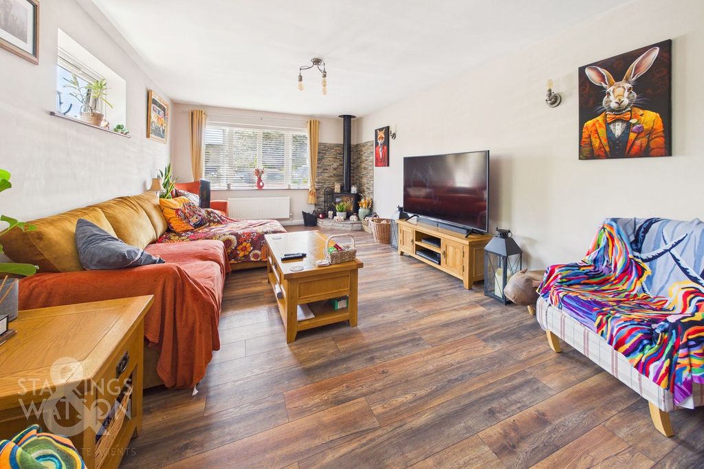Property photo 2 of 21