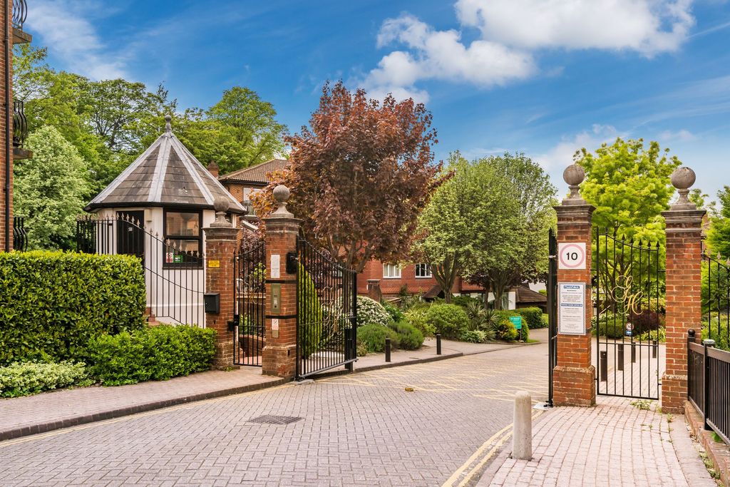 Property photo 2 of 12