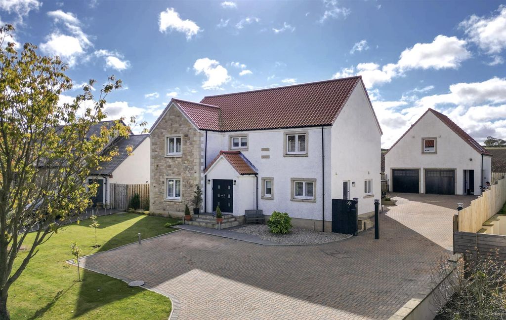 Property photo 1 of 37 Briardbank-01.Jpg
