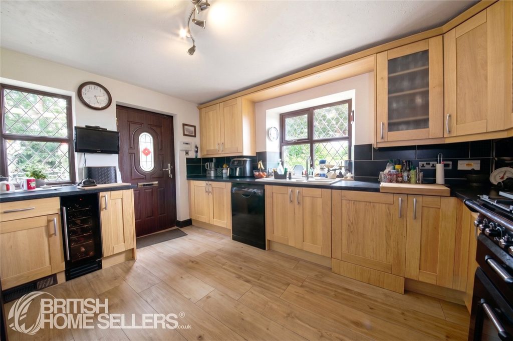 Property photo 2 of 26 Picture No. 42