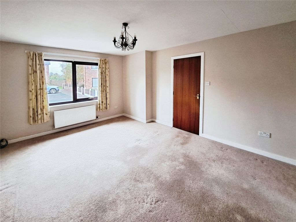 Property photo 3 of 10 Lounge