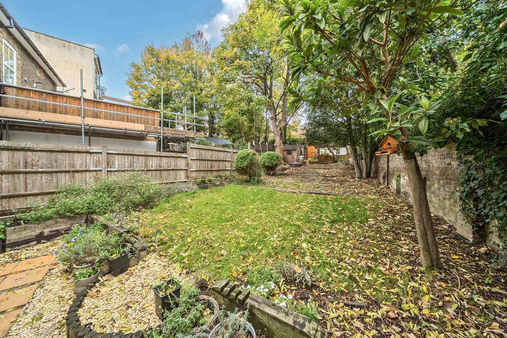 Property photo 3 of 19 Garden