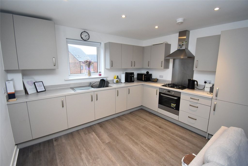 Property photo 3 of 9 Picture No. 05