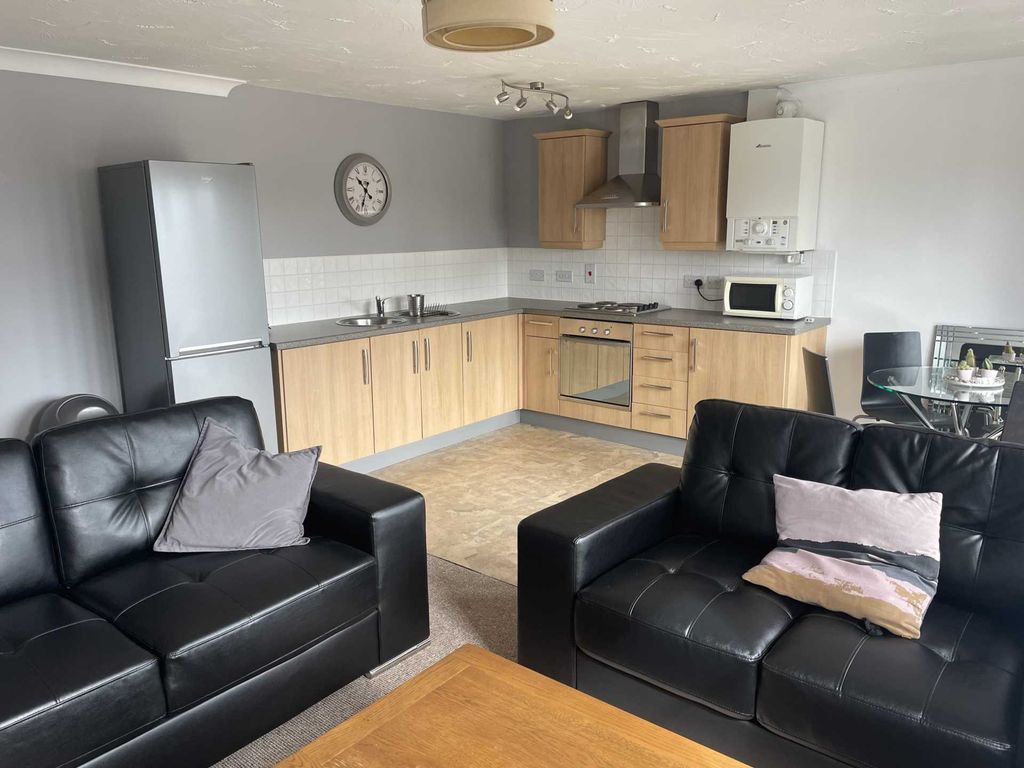 Property photo 1 of 9