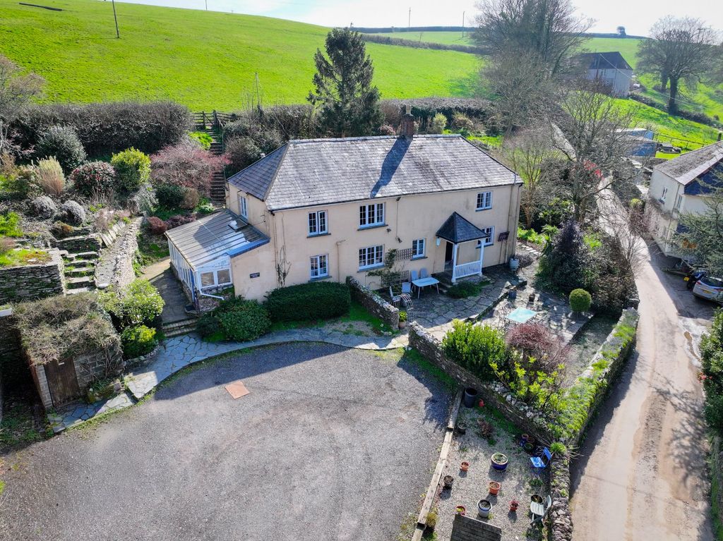 Property photo 1 of 22 Ledstone