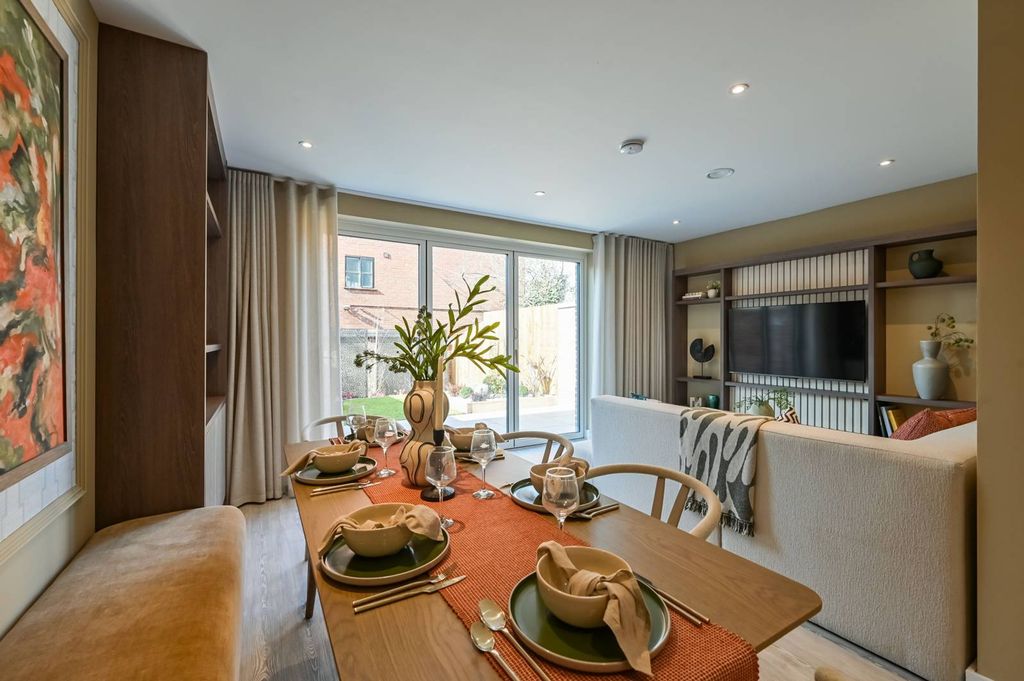 Property photo 2 of 36