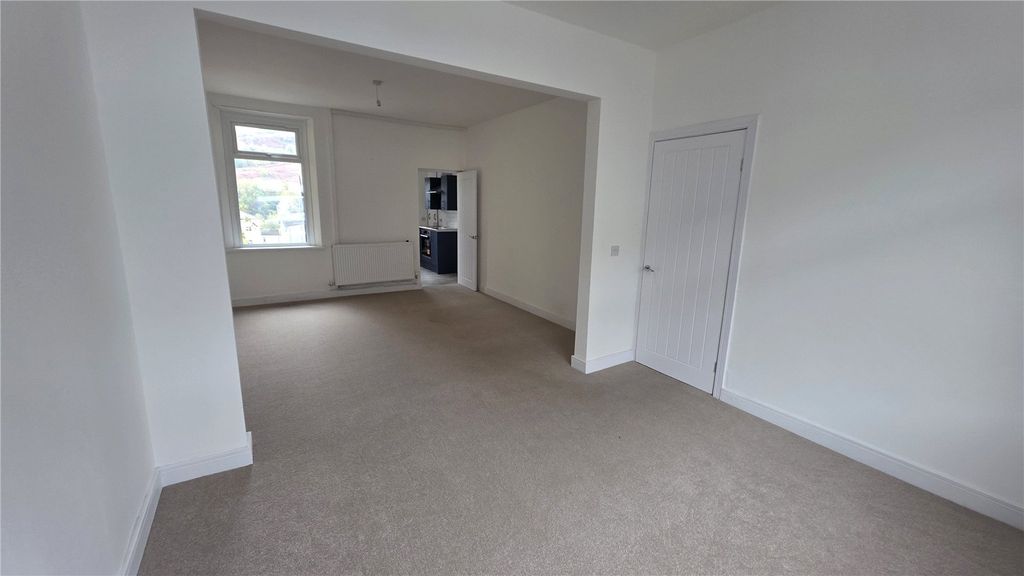 Property photo 3 of 12 Picture No. 09