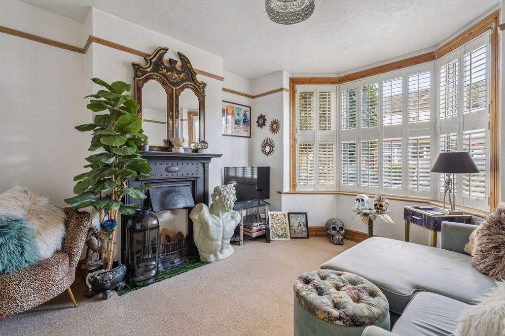 Property photo 3 of 16